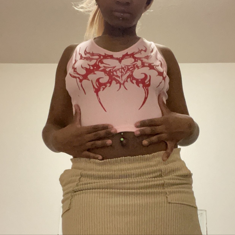 Shein L/XL Pink and Red Grunge Heart Crop